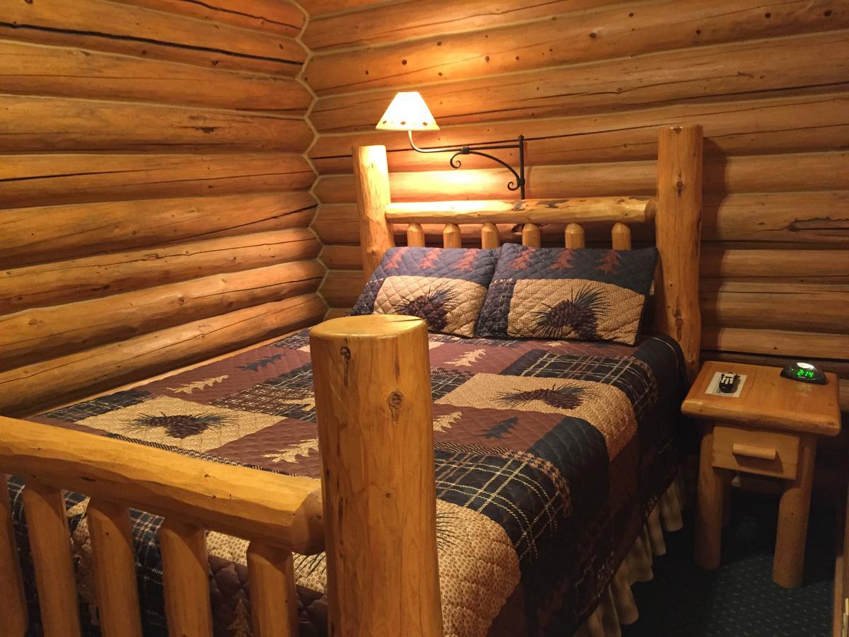 Somers Bay Log Cabin Lodging Hotell Eksteriør bilde