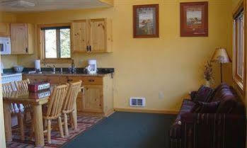 Somers Bay Log Cabin Lodging Hotell Eksteriør bilde